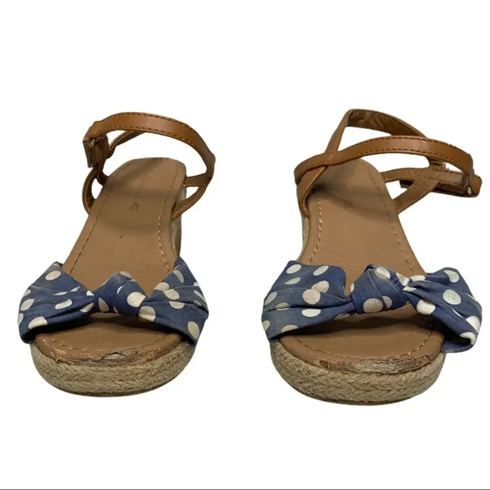 American Eagle 1 wedge sandal blue dots buckle
